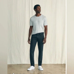 NWOT Faherty Organic Cotton Slim Straight Denim 34x32